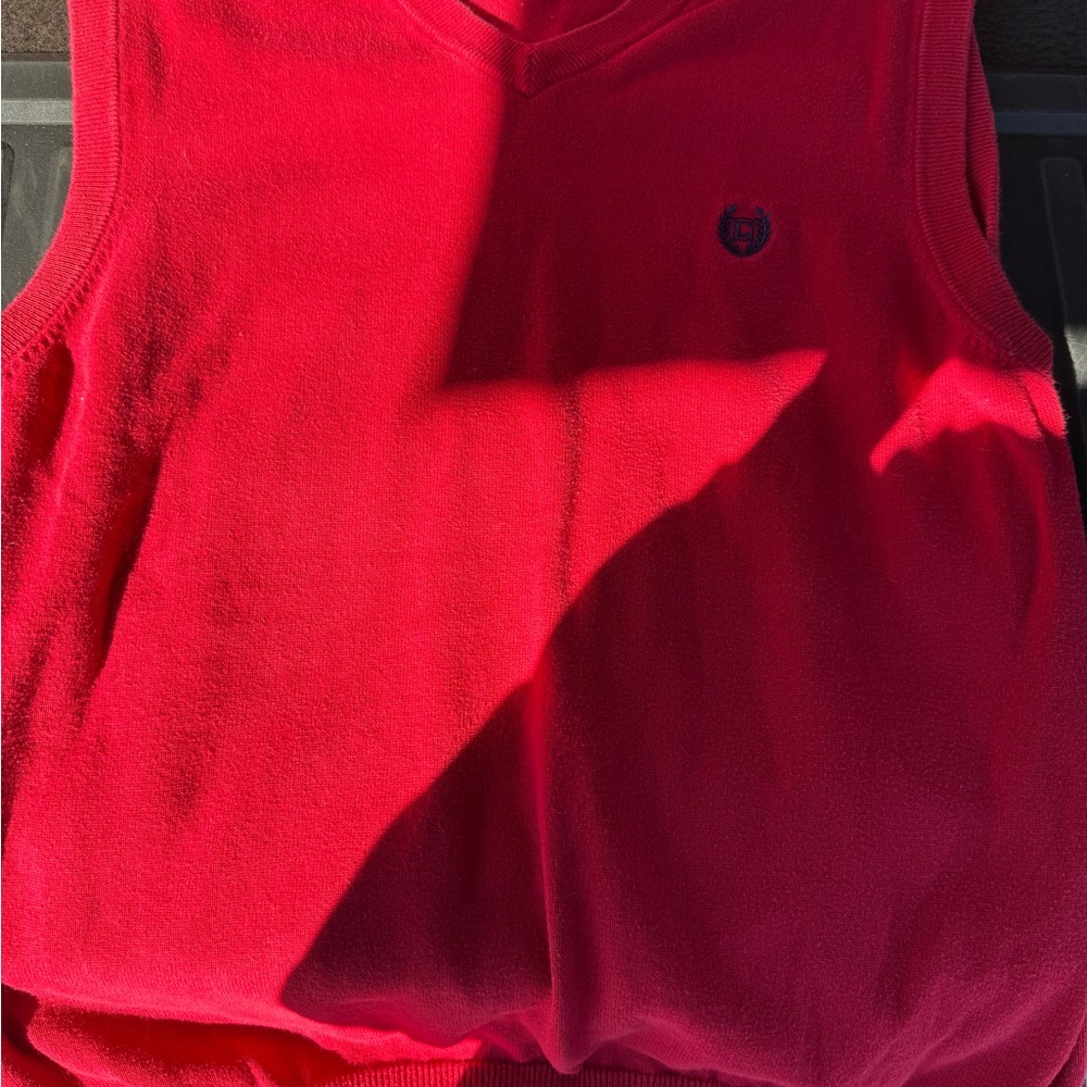 Chaps Men’s Bold Red V-Neck Sweater Vest. Medium. No damage